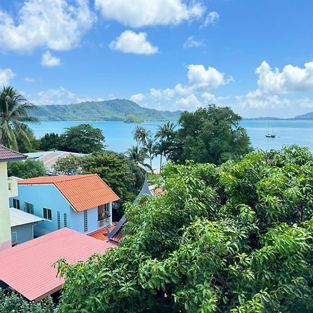 Sea Dreamer Beachfront Apartments Пхукет Екстер'єр фото